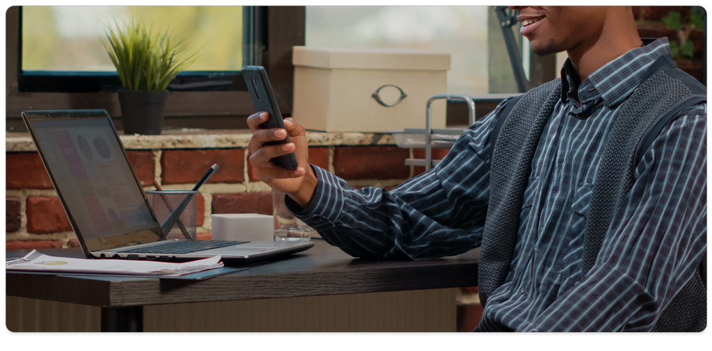 Attendee browsing event sessions and content in a mobile event app